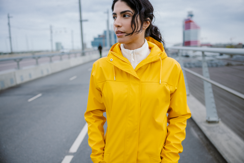 W MOSS RAIN COAT, Essential Yellow